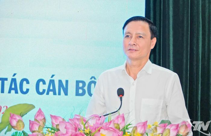 Đồng chí Vũ Duy Hoàng, Phó Chủ tịch Thường trực Ủy ban MTTQ tỉnh phát biểu giao nhiệm vụ.
