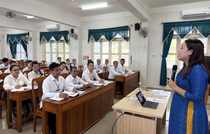  Trường Chính trị Nguyễn Chí Thanh đã hỗ trợ đào tạo cho các tỉnh Nam Trung Lào nhiều lớp bồi dưỡng cán bộ.