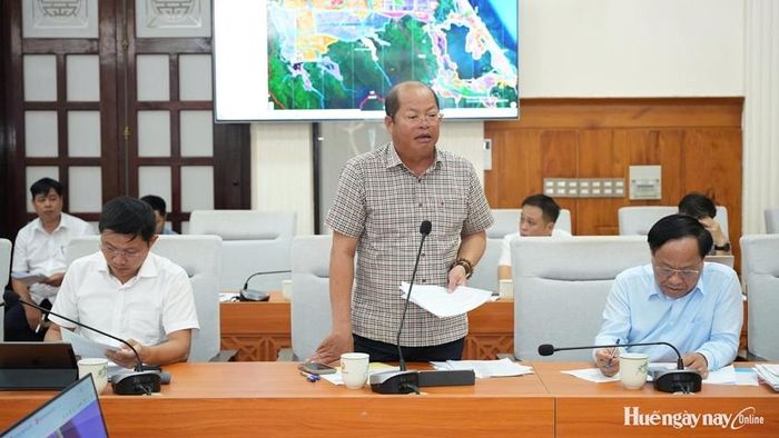  Giám đốc Sở Công Thương Đặng Hữu Phúc thông tin về sự phát triển của các cụm công nghiệp trên địa bàn thành phố.