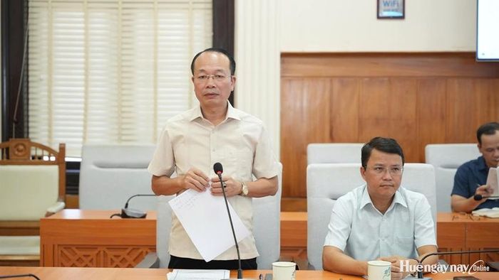 UVTV Thành ủy, Trưởng ban Quản lý các Khu kinh tế, công nghiệp thành phố Phan Quý Phương phát biểu tại buổi làm việc.