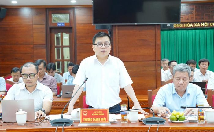 Thứ trưởng Trương Thanh Hoài đề nghị tỉnh Đắk Lắk sớm xây dựng chiến lược tổng thể về công nghiệp, năng lượng và thương mại. Ảnh: daklak.gov.vn
