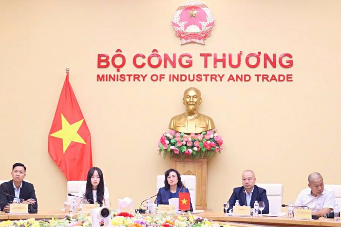 Thứ trưởng Phan Thị Thắng làm việc trực tuyến với Bộ Ngoại giao và Ngoại thương Venezuela - Nguồn: Cổng thông tin điện tử Bộ Công Thương
