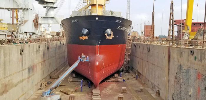 Việt Nam có mạng lưới đóng, sửa chữa tàu phân bố tại ba vùng Bắc - Trung - Nam với khoảng 88 doanh nghiệp đóng tàu biển. (Trong ảnh: Đóng mới tàu biển tại Công ty Đóng tàu Phà Rừng, Hải Phòng). Ảnh: Quang Linh