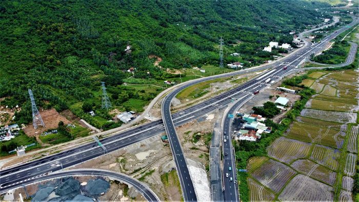 Cao tốc Vân Phong - Nha Trang góp phần kết nối các điểm đến du lịch trong và ngoài tỉnh Khánh Hòa.