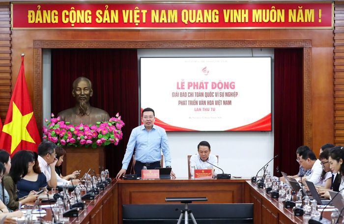 Ông Nguyễn Anh Vũ, Tổng Biên tập Báo Văn hoá, Phó Trưởng ban tổ chức giải (Ảnh: Trần Huấn).