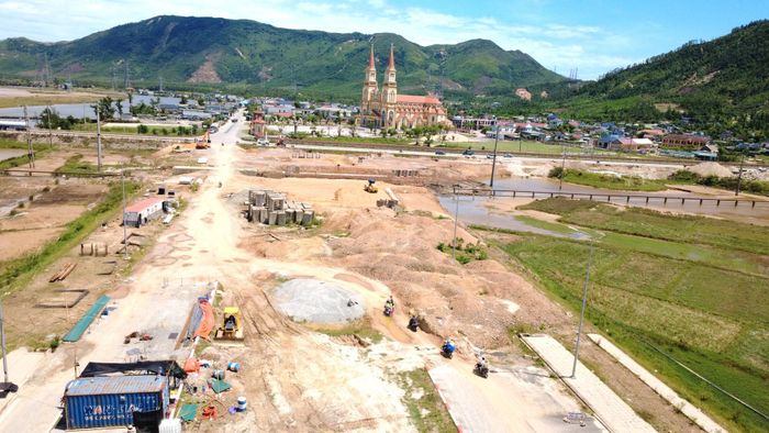Dự án sẽ xây dựng hồ điều hòa có tổng diện tích mặt nước khoảng 95ha.