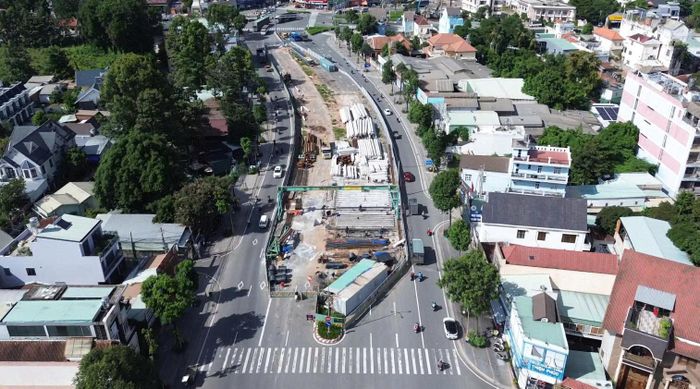 Theo Ban Quản lý dự án đầu tư xây dựng các công trình giao thông TP.HCM - chủ đầu tư, sau một năm khởi công, dự án đã đạt khoảng 82,6% khối lượng giải phóng mặt bằng. Công tác triển khai thi công đạt khoảng 45,3%. Dự án dự kiến hoàn thành vào năm 2028.