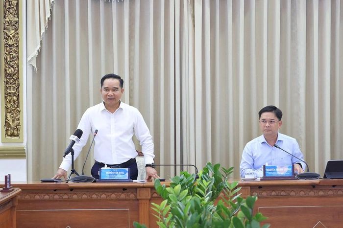 Chủ tịch UBND TP.HCM Nguyễn Văn Được chỉ đạo tại cuộc họp.