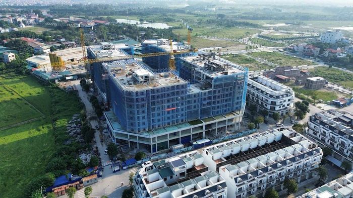 Khu nhà ở xã hội đang được xây dựng tại xã Đông Anh. Ảnh: Quang Thái.