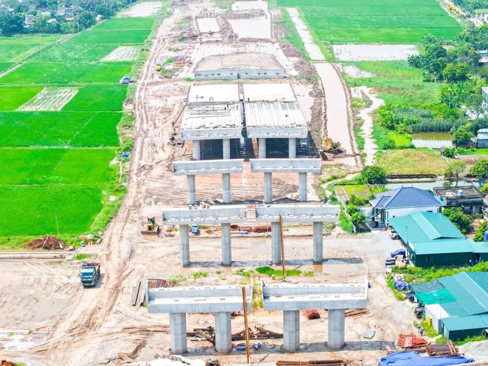 Cầu vượt sông Trà Lý trong dự án đường từ phường Thái Bình đến xã Hưng Hà được thiết kế có chiều dài gần 800m, rộng 34m, mỗi bên 4 làn xe.