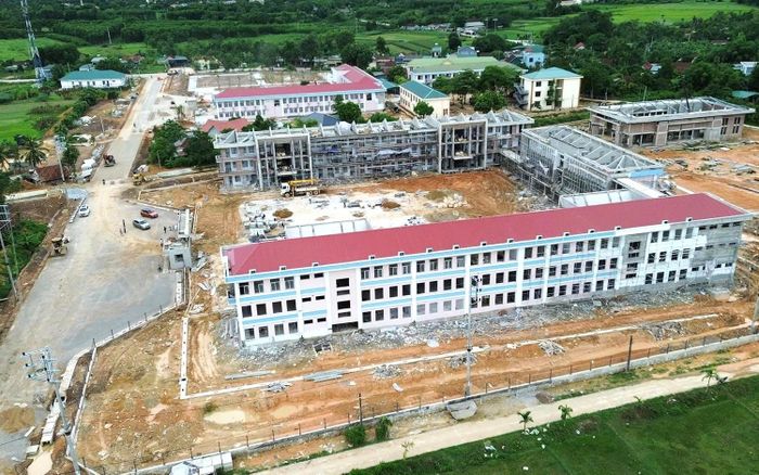 Những ngôi trường liên cấp khang trang, rộng rãi đang dần hiện hữu trên vùng biên giới tỉnh Hà Tĩnh.