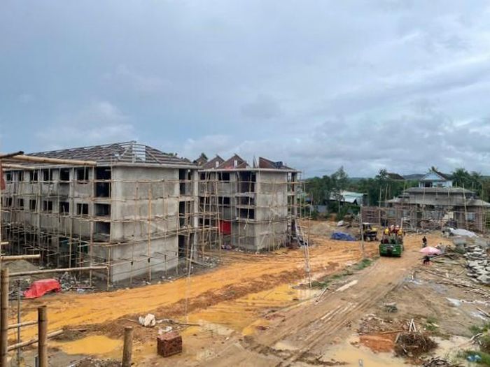 10 trường liên cấp vùng biên tỉnh Nghệ An đang được các nhà thầu tăng cường đẩy nhanh tiến độ thi công.