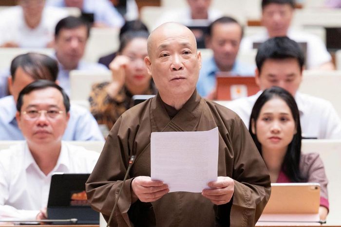 Hòa thượng Thích Bảo Nghiêm (đoàn Hà Nội) phát biểu. Ảnh: Quochoi.vn