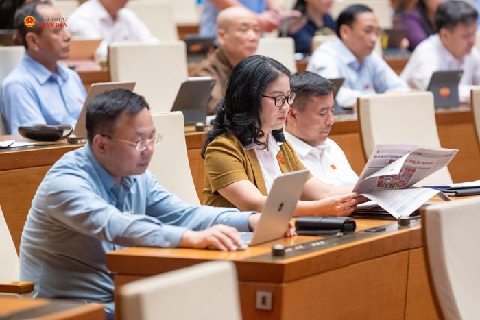 Các đại biểu dự phiên họp. Ảnh: Phạm Thắng