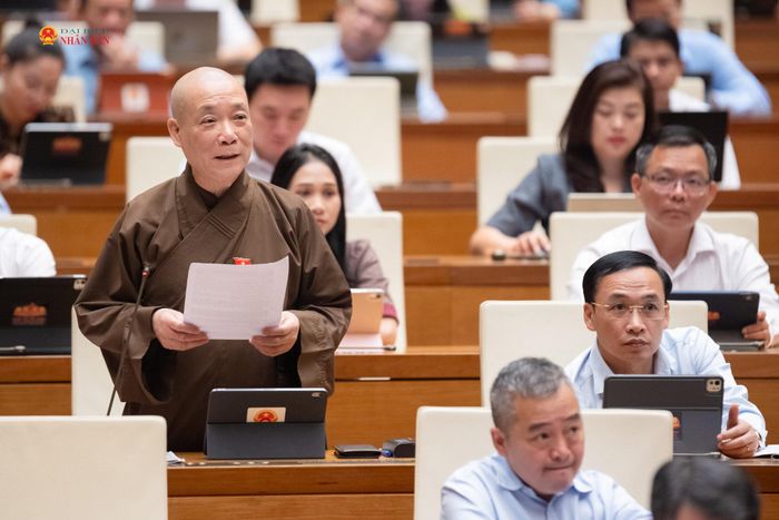 ĐBQH, Hòa thượng Thích Bảo Nghiêm (Hà Nội) phát biểu. Ảnh: Phạm Thắng