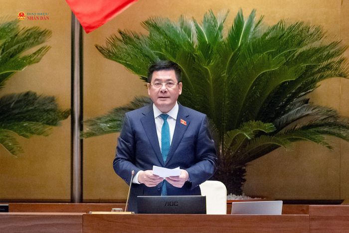 Phó Chủ tịch Quốc hội Nguyễn Hồng Diên điều hành nội dung phiên họp. Ảnh: Phạm Thắng