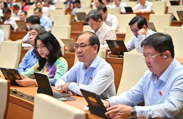 Các đại biểu dự phiên họp. Ảnh: Phạm Thắng