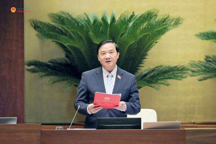 Phó Chủ tịch Quốc hội Nguyễn Khắc Định điều hành phiên họp. Ảnh: Hồ Long