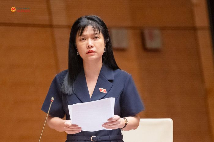 ĐBQH Tạ Thị Yên (Điện Biên) phát biểu. Ảnh: Phạm Thắng