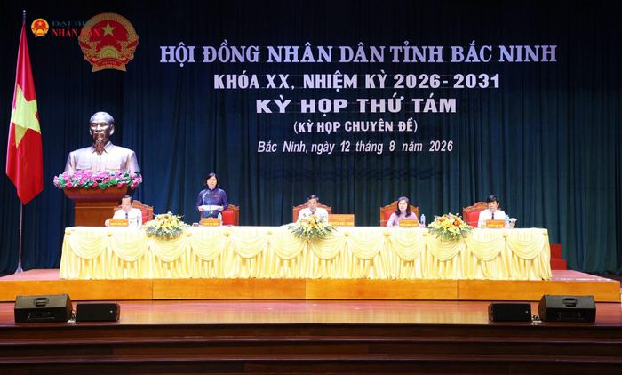 Chủ tọa kỳ họp. Ảnh: An Nhiên