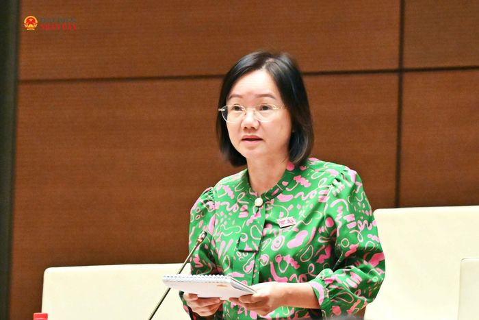 ĐBQH Thái Thị An Chung (Nghệ An) phát biểu. Ảnh: Quang Khánh
