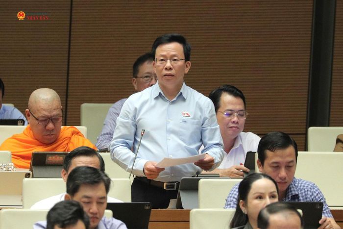 ĐBQH Lê Minh Nam (TP. Cần Thơ) phát biểu. Ảnh: Hồ Long