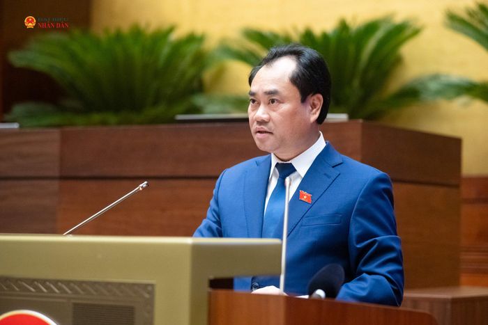 Bộ trưởng Bộ Nông nghiệp và Môi trường Trịnh Việt Hùng phát biểu giải trình, làm rõ một số vấn đề đại biểu Quốc hội nêu. Ảnh: Phạm Thắng