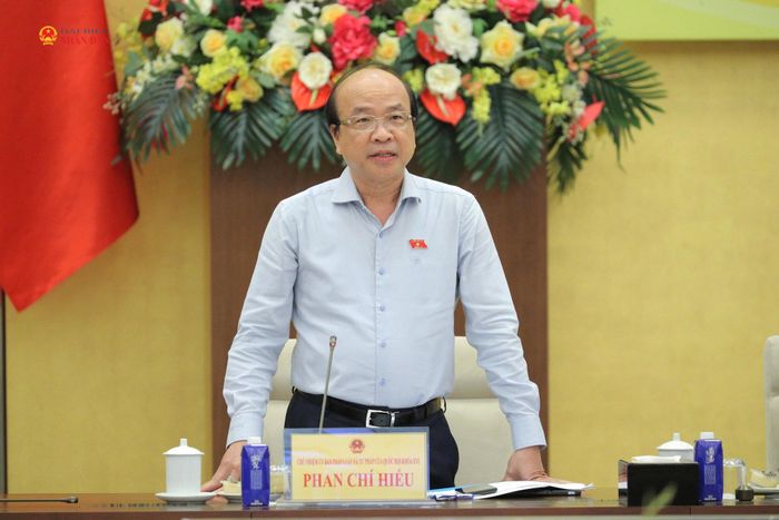 Chủ nhiệm Ủy ban Pháp luật và Tư pháp Phan Chí Hiếu phát biểu