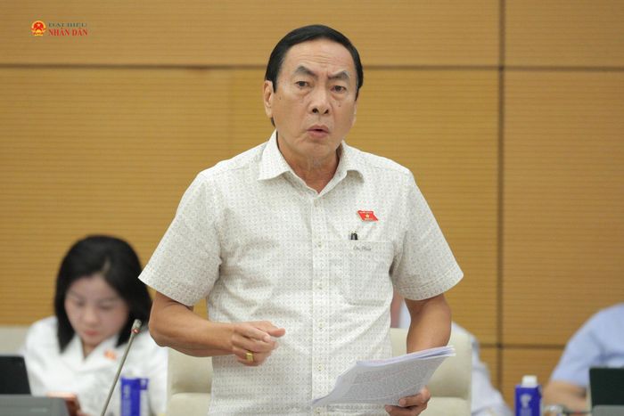 ĐBQH Phạm Văn Hòa (Đồng Tháp) phát biểu