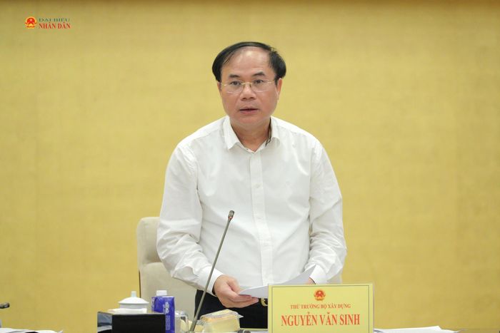 Thứ trưởng Bộ Xây dựng Nguyễn Văn Sinh phát biểu
