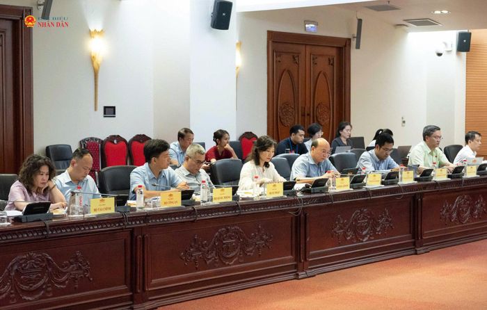 Các đại biểu tham dự phiên họp