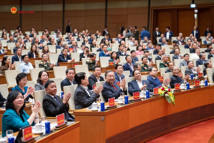 Tổng Bí thư, Chủ tịch nước Tô Lâm và các đại biểu dự Hội nghị toàn quốc quán triệt, triển khai thực hiện Nghị quyết số 79-NQ/TW và Nghị quyết số 80-NQ/TW của Bộ Chính. Ảnh: Phạm Thắng