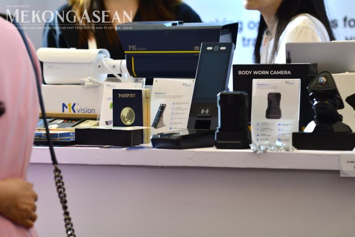 Sản phẩm công nghệ MK Group giới thiệu tại Diễn đàn. Ảnh: Lê Hồng Nhung - Mekong ASEAN