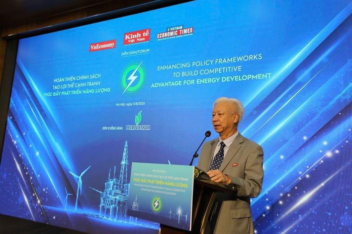 Ông Đào Quang Bính, Tổng Thư ký Hội Khoa học Kinh tế Việt Nam phát biểu tại diễn đàn