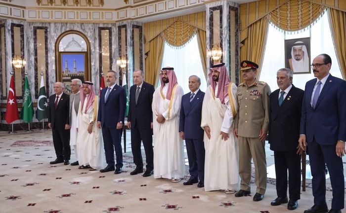 Các đại biểu tham dự lễ ký kết thỏa thuận phòng thủ chung giữa Saudi Arabia, Thổ Nhĩ Kỳ và Pakistan