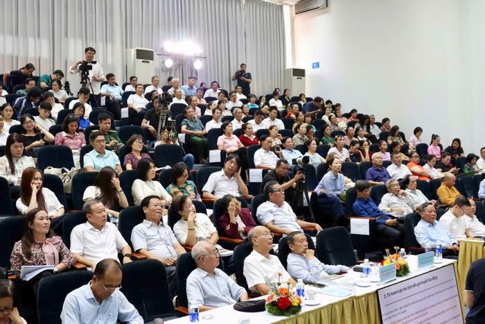 Các đại biểu dự hội thảo.
