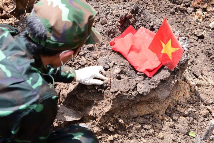 Trong ngày 12/8, lực lượng làm nhiệm vụ phát hiện, quy tập 25 bộ hài cốt liệt sĩ cùng 9 bộ di vật kèm theo.