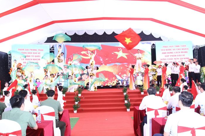 Quang cảnh ngày hội tại phường Hoàng Mai.