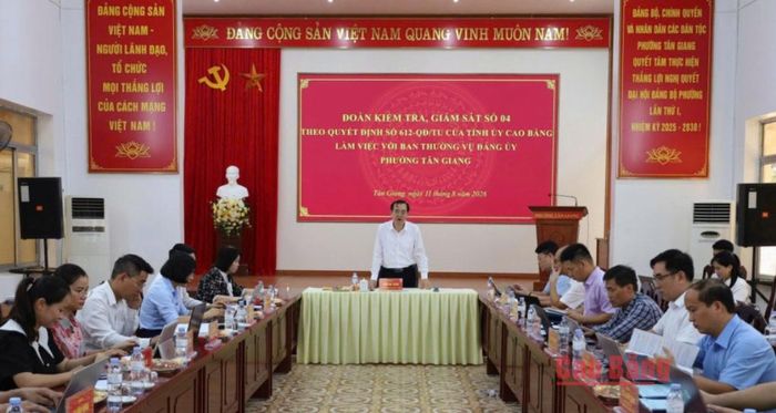 Trưởng Ban Nội chính Tỉnh ủy Lâm Đức Xuân đề nghị phường Tân Giang nâng cao chất lượng đào tạo, bồi dưỡng cán bộ và tăng cường kiểm tra, giám sát chuyên đề.