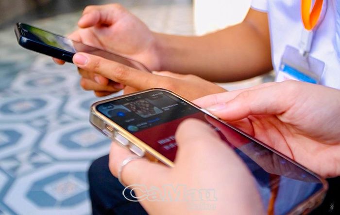 Xây dựng chuẩn mực đạo đức về hành vi, ứng xử trên MXH chính là góp phần xây dựng môi trường mạng an toàn, lành mạnh, ứng xử có văn hoá, trách nhiệm và tuân thủ các quy định của pháp luật.
