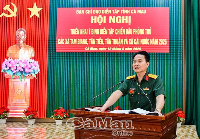  Đại tá Lý Văn Giúp, Phó Chỉ huy trưởng Bộ CHQS tỉnh, Phó Trưởng Ban tổ chức diễn tập tỉnh, phát biểu kết luận hội nghị.