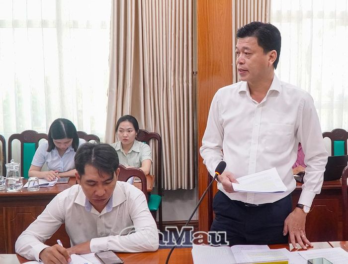 Ông Trần Công Khanh, Phó Giám đốc Sở Tài chính, đại diện cơ quan được giao chủ trì soạn thảo dự thảo nghị quyết, báo cáo giải trình một số nội dung.