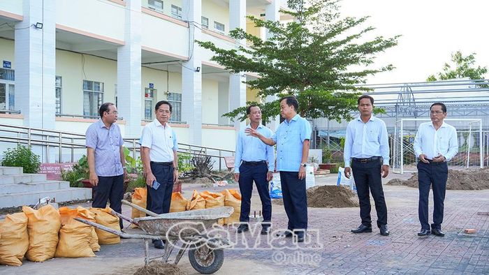 Phó Bí thư Thường trực Tỉnh uỷ Huỳnh Quốc Việt kiểm tra công tác chuẩn bị năm học mới 2026-2027 tại Trường Tiểu học Lương Thế Trân (Xã Lương Thế Trân).