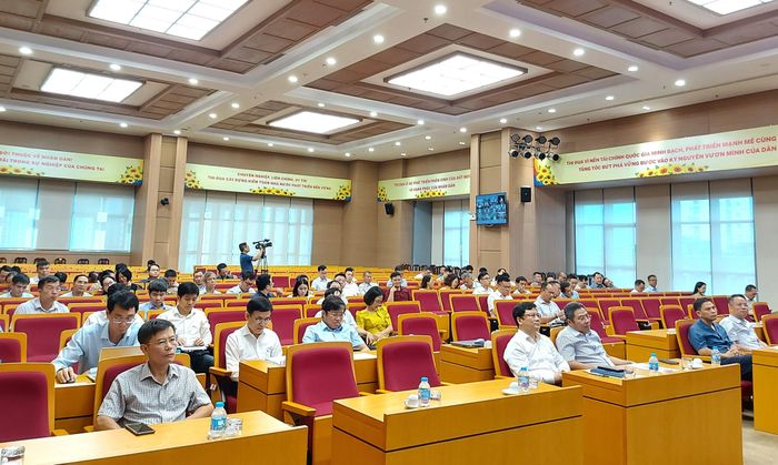 Đông đảo công chức, kiểm toán viên tham dự buổi tập huấn tại điểm cầu trụ sở KTNN. Ảnh: T.THIỆN
