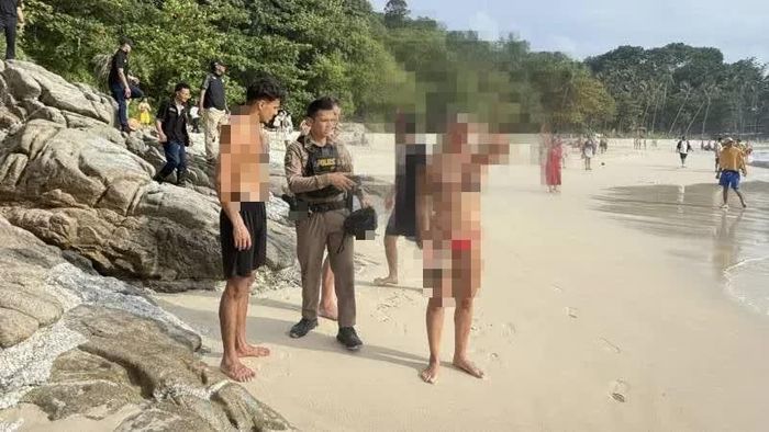 2 du khách người Đức đi bơi ở biển Phukhet nhưng 1 người bị sóng cuốn mất tích