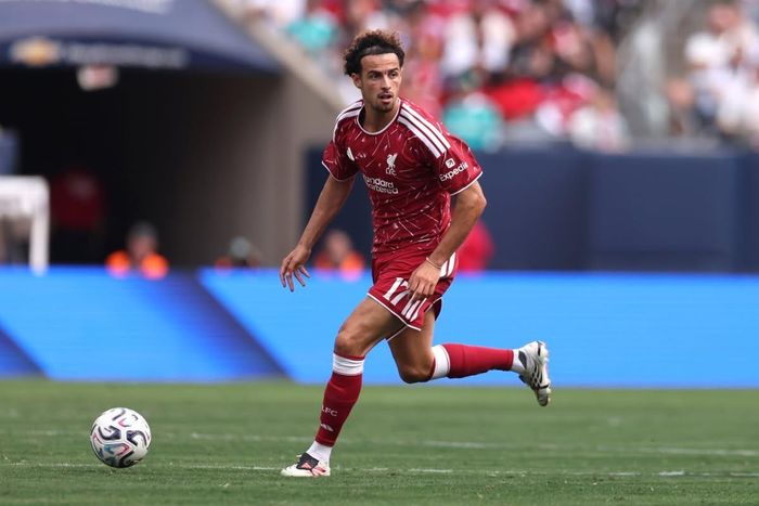 Curtis Jones được cho là ưu tiên chuyển đến Inter Milan giữa lúc tương lai tại Liverpool chưa rõ ràng