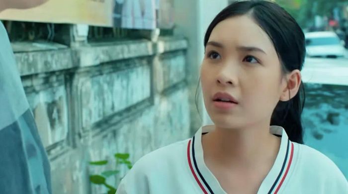 Lưu Ly được khen có nét diễn dễ thương khi vào vai Phương.
