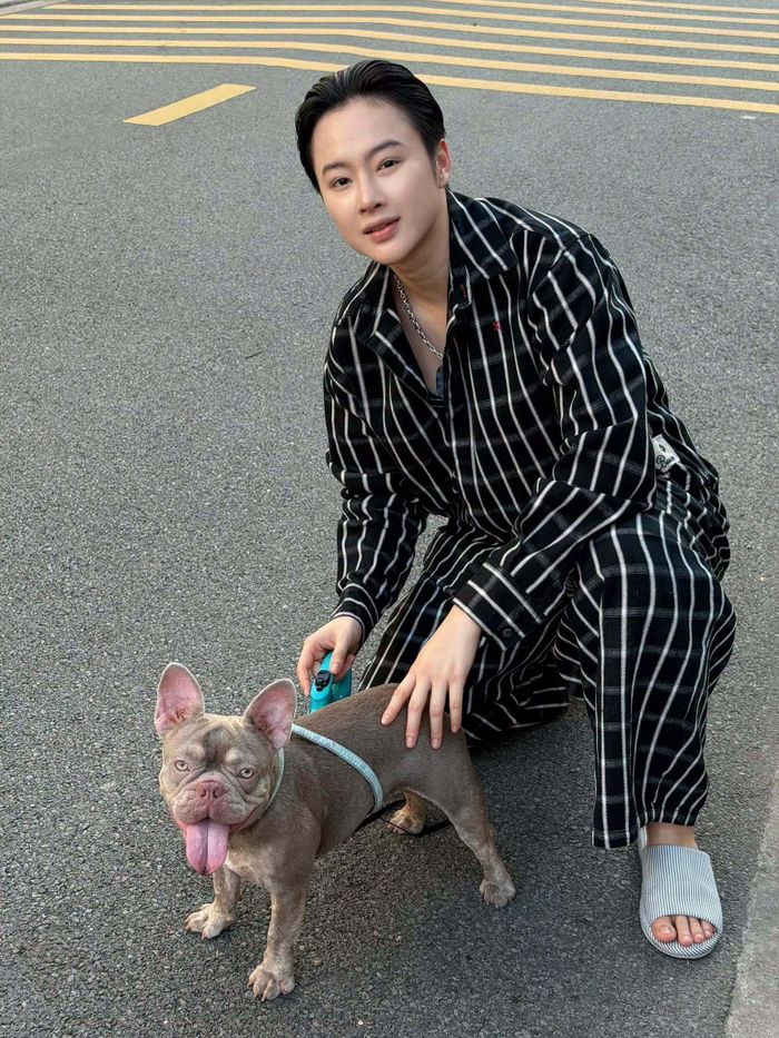 Hình ảnh cá tính của nữ diễn viên dạo thời gian gần đây khiến nhiều người ngỡ ngàng.