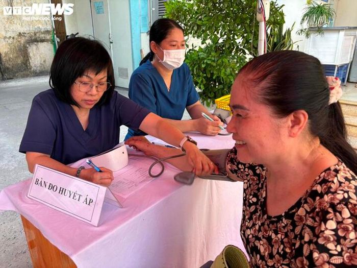 Người dân TP.HCM được khám sức khỏe tại tất cả các bệnh viện phù hợp. 