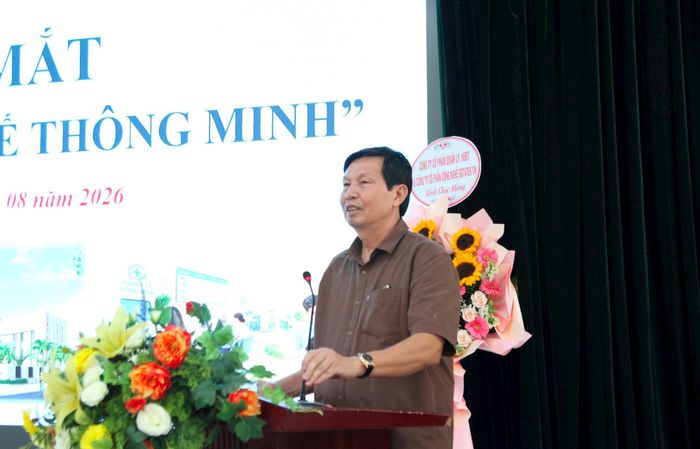 Phó Giám đốc Sở Y tế Hà Nội Nguyễn Văn Chung phát biểu tại buổi lễ. Ảnh: Vân Nhi